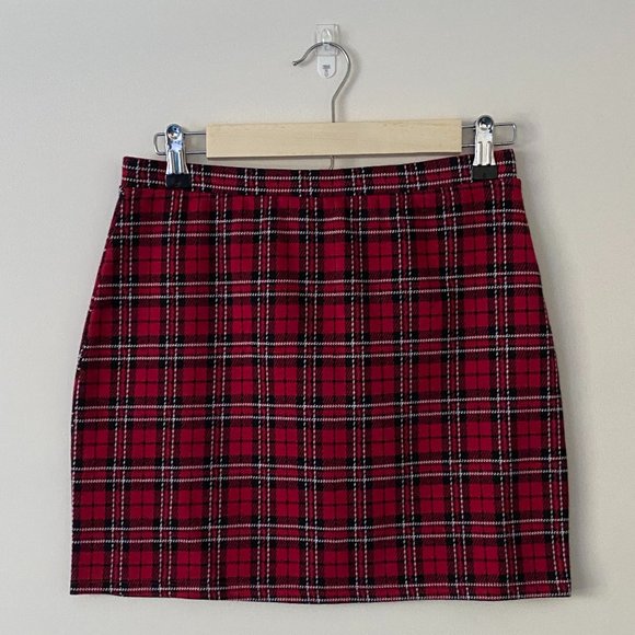 Forever 21 Dresses & Skirts - Forever 21 Red and Black Stretchy Bodycon Skirt